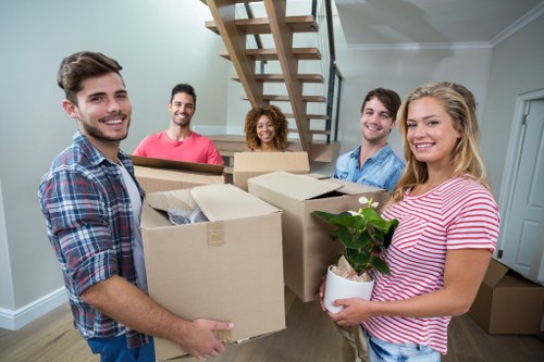 Removal van in Brookgreen for local home moving