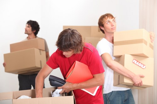Planning a Brookgreen apartment move with boxes and checklist